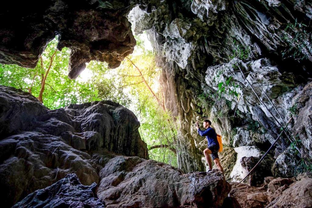500 Rai Floating Resort - Hiking