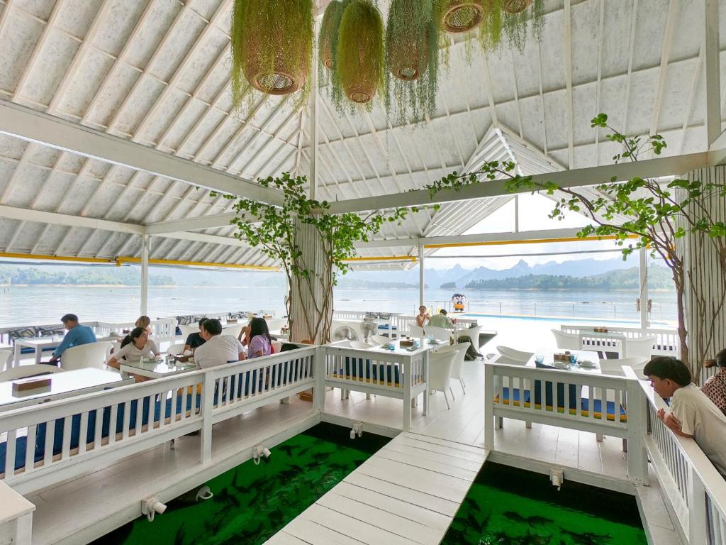500 Rai Floating Resort - Restaurant