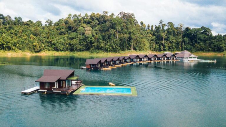 500 Rai Floating Resort - Water Bungalows Side View