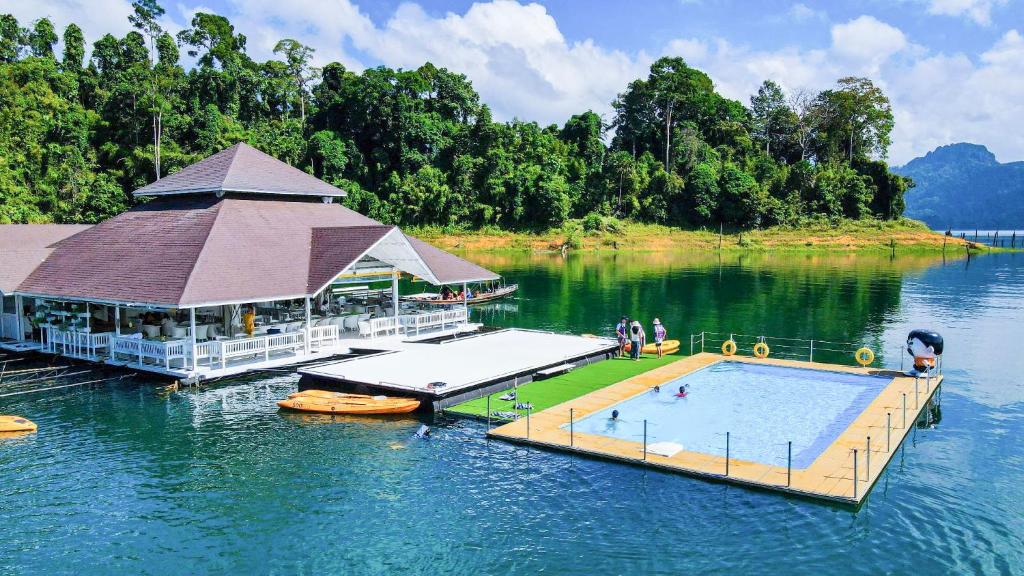 500 Rai Floating Resort - Water Sports