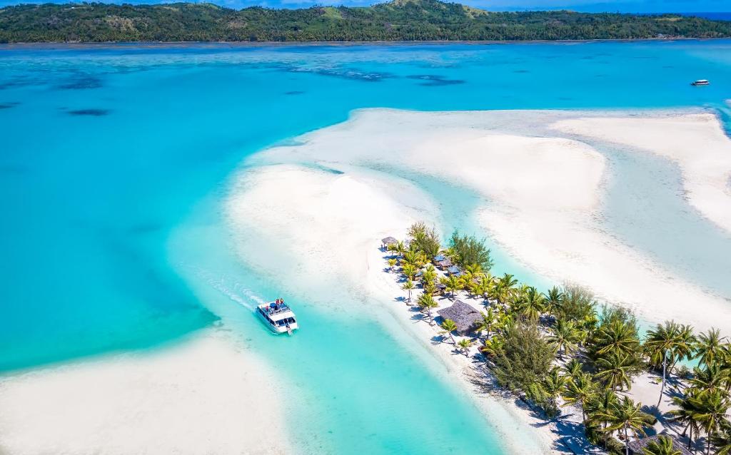 Aitutaki Lagoon Private Island Resort - Ocean from Above