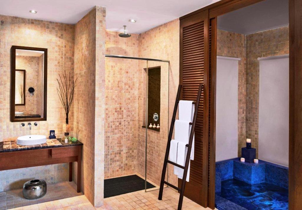 Avani Sepang Goldcoast Resort Bath Room