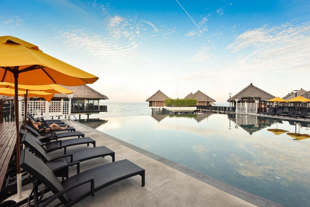 Avani Sepang Goldcoast Resort - Pool
