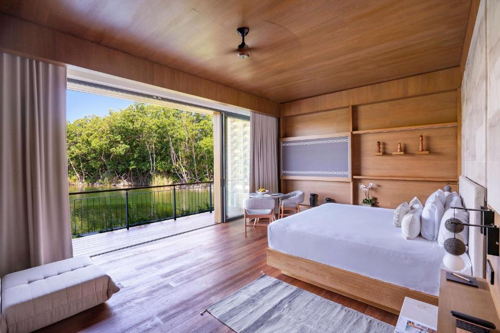 Banyan Tree Mayakoba - Water Bungalows View from bed