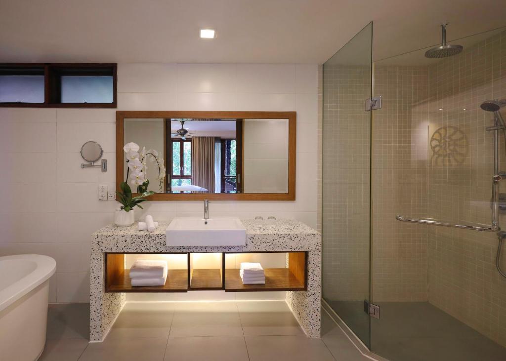 Berjaya Langkawi Resort - Water Bungalows Bathroom