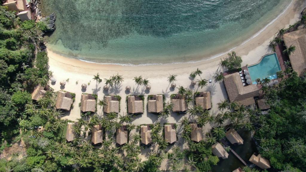 Cauayan Island Resort and Spa Beach