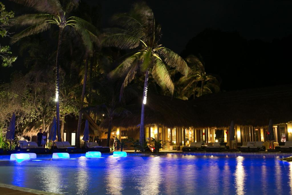 Cauayan Island Resort and Spa Night Pool