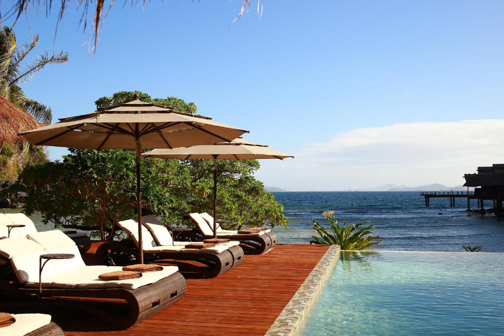 Cauayan Island Resort and Spa Pool