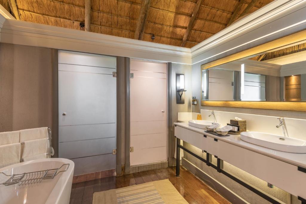 Chobe Water Villas - Bathroom