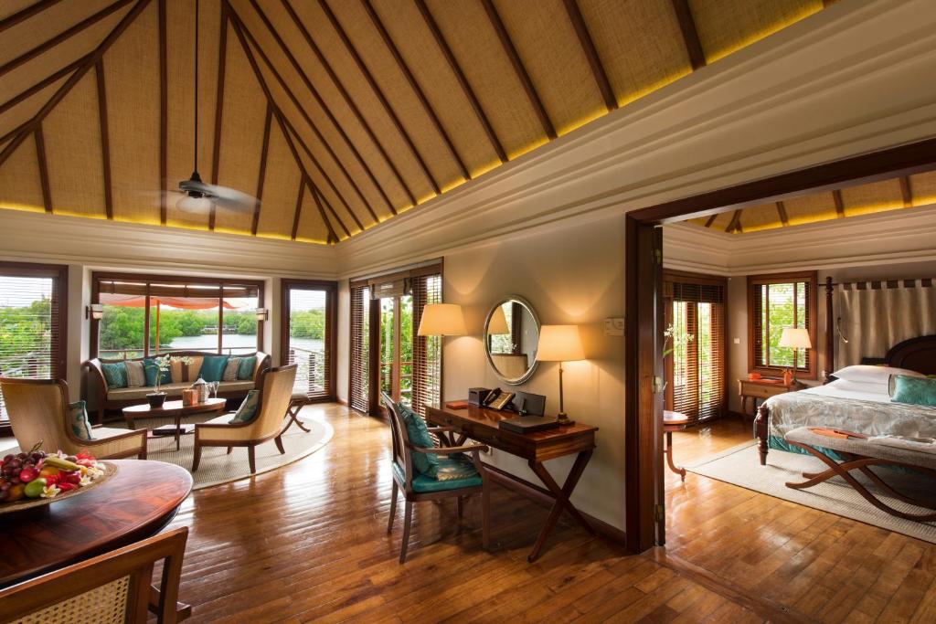 Constance Prince Maurice - Huge Beach Bungalow