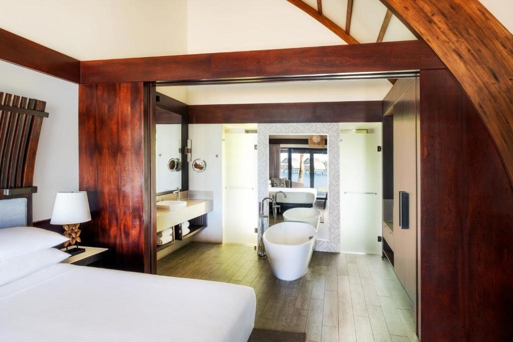 Fiji Marriott Resort Momi Bay Bathroom