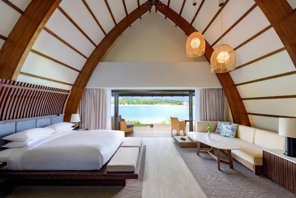 Fiji Marriott Resort Momi Bay Room Interior