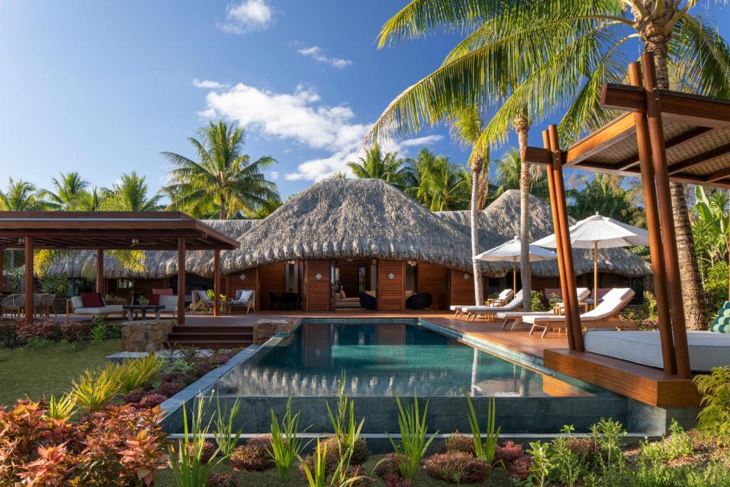Four Seasons Resort Bora Bora - Beach Bungalows