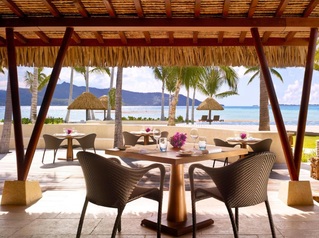 Four Seasons Resort Bora Bora - Dining