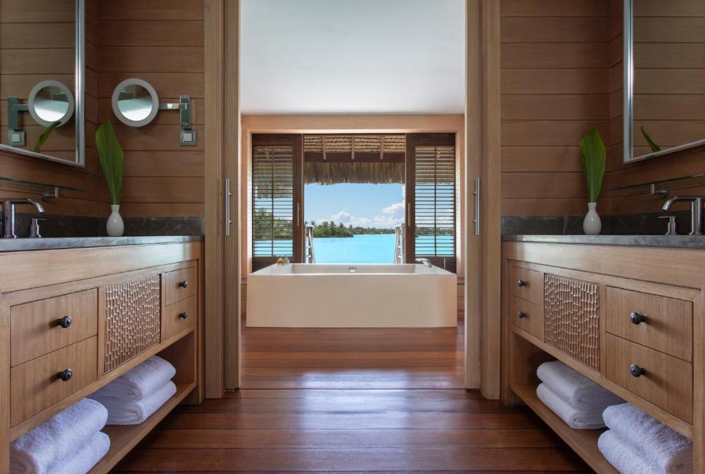 Four Seasons Resort Bora Bora - Water Bungalows Bathroom