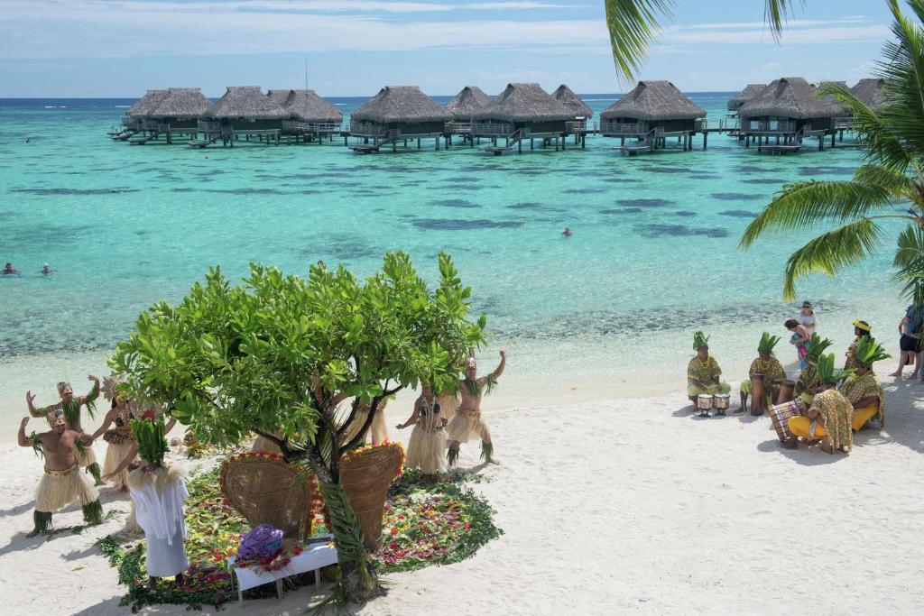 Hilton Moorea Lagoon Resort & Spa - Beach Activities