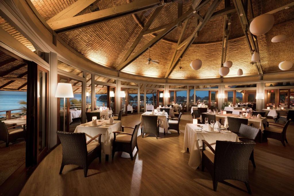 Hilton Moorea Lagoon Resort & Spa - Restaurants