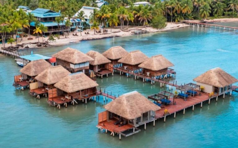 Hotel Azul Resort - Water Bungalows