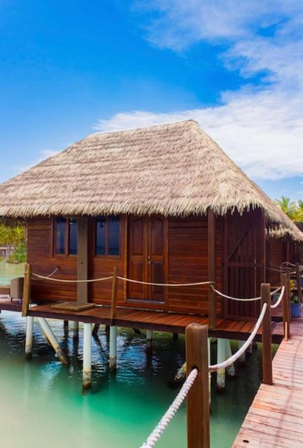 Hotel Azul Resort - Water Bungalows Close-up