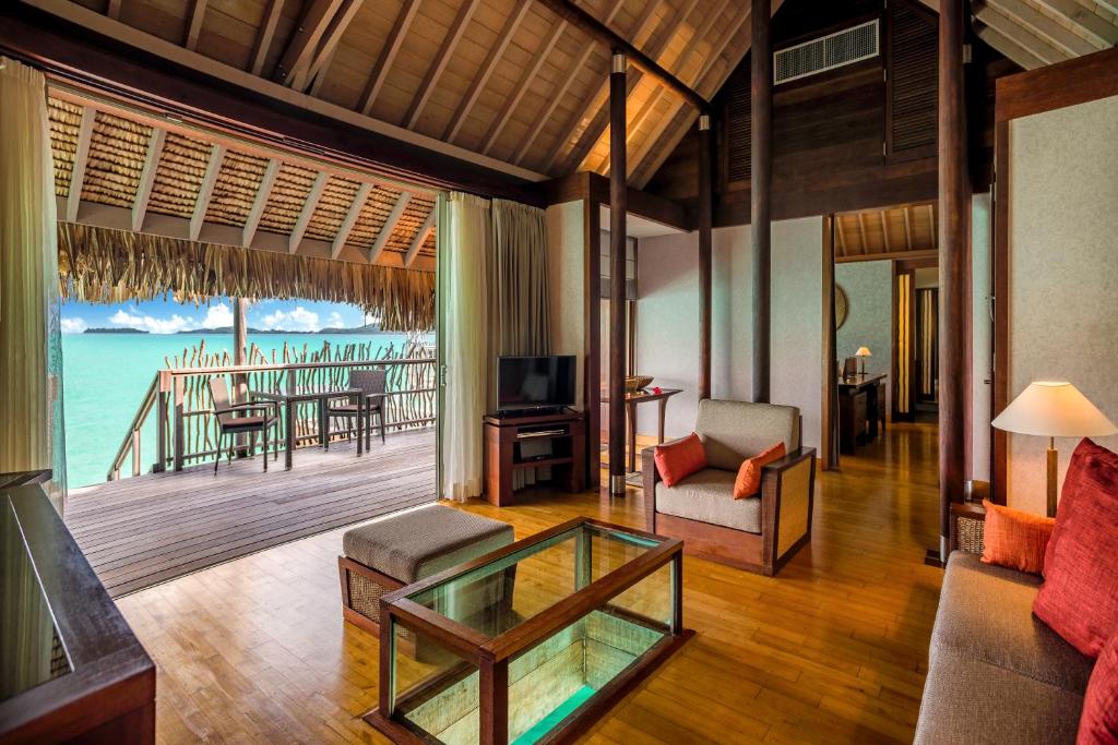 InterContinental Bora Bora & Thalasso Spa by IHG - Glass Coffee Table