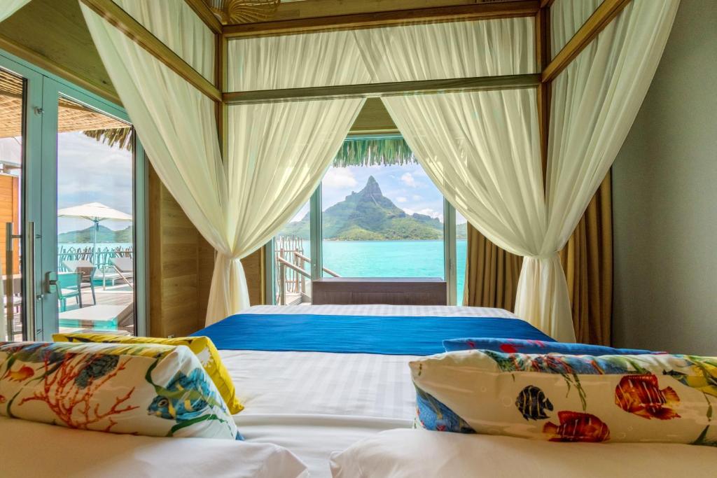 InterContinental Bora Bora & Thalasso Spa by IHG - View from Water Bungalows Bed