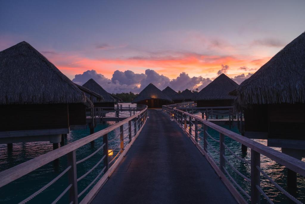InterContinental Bora Bora & Thalasso Spa by IHG - Water Bungalows Jetty