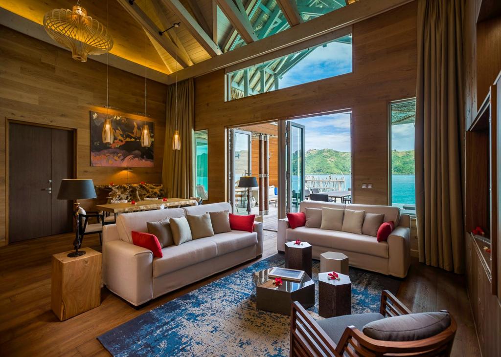 InterContinental Bora Bora & Thalasso Spa by IHG- Water Bungalows Living