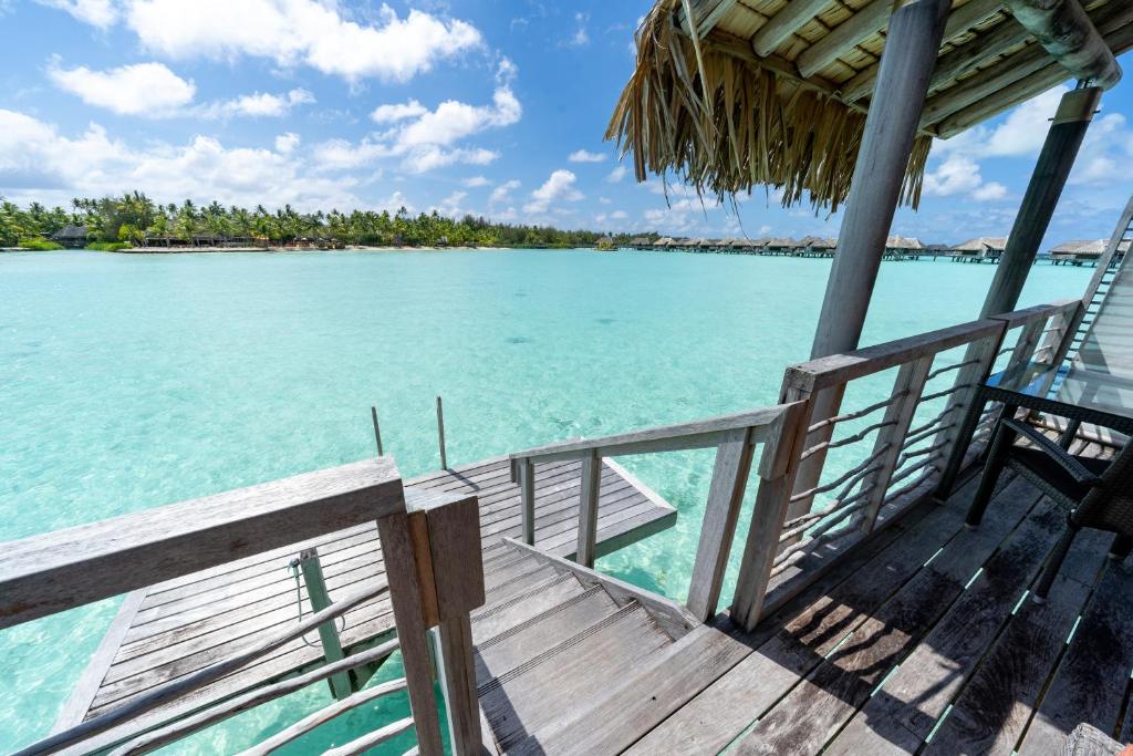 InterContinental Bora Bora & Thalasso Spa by IHG - Water Bungalows easy Access to Lagoon