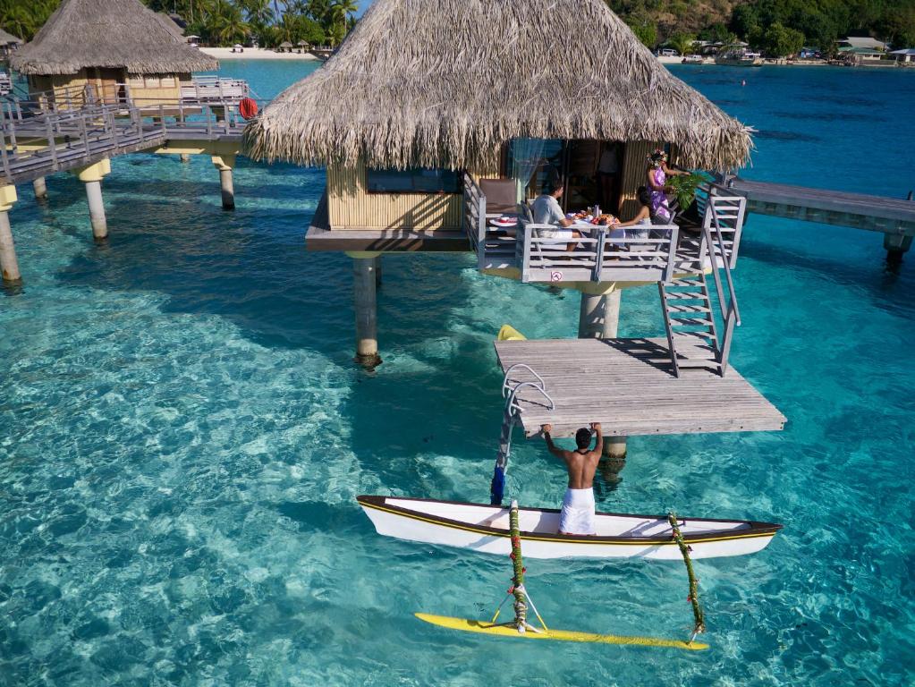 Intercontinental Bora Bora Le Moana Resort - Breakfast