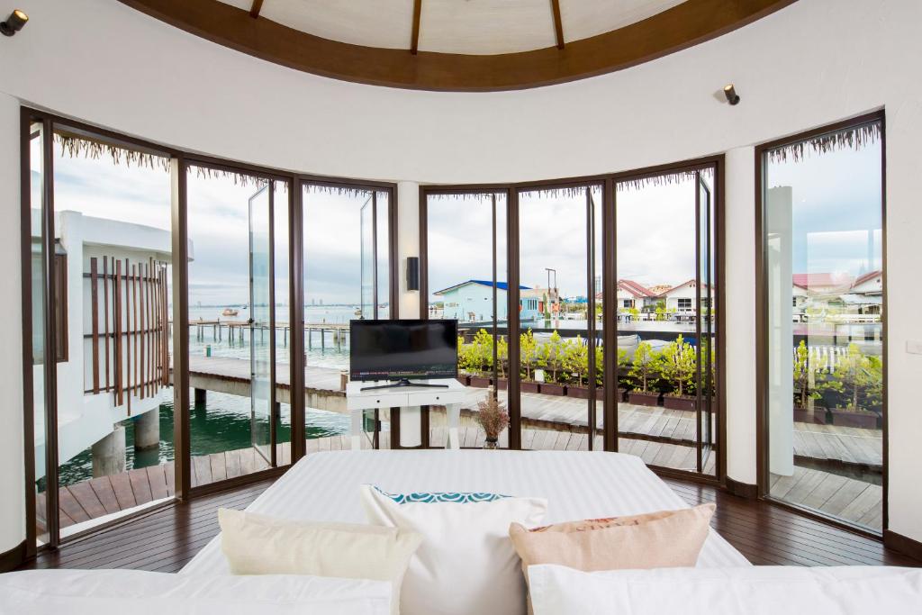 Kept Bangsaray Hotel Pattaya - Water Bungalows Interior