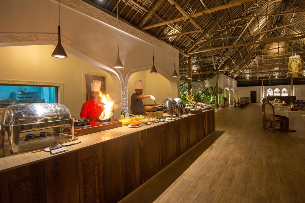 Konokono Beach Resort and Isaraya Luxury Overwater Villas - Cooking Live