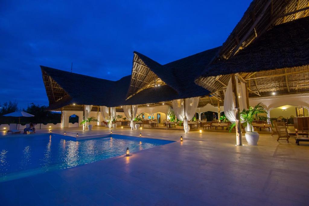 Konokono Beach Resort and Isaraya Luxury Overwater Villas - Pool