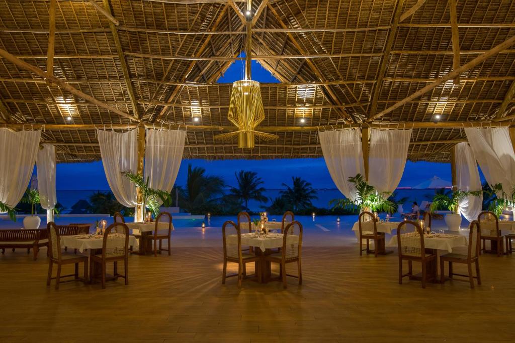 Konokono Beach Resort and Isaraya Luxury Overwater Villas - Restaurants