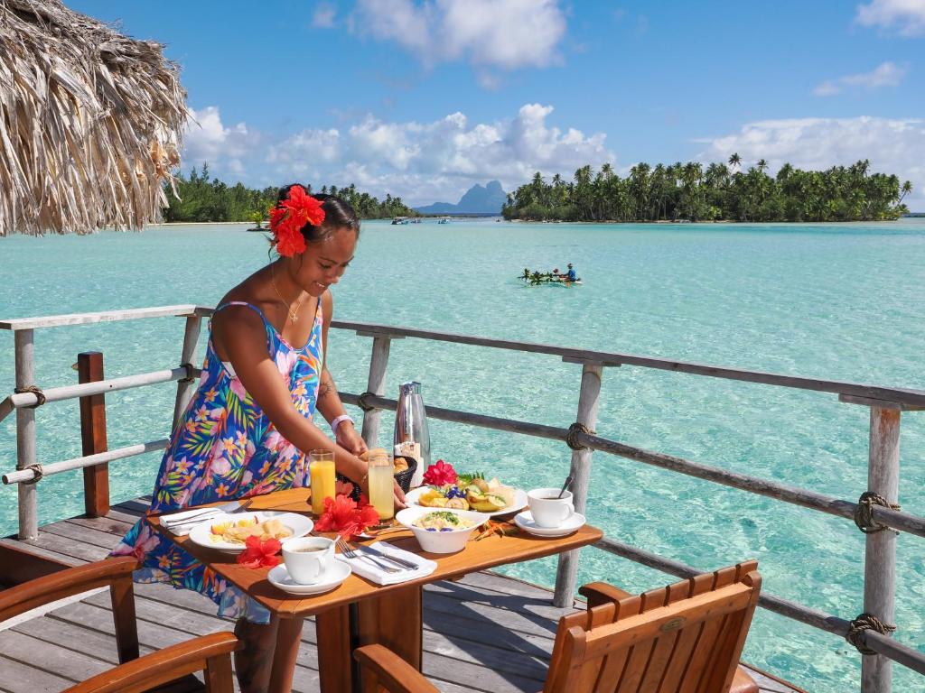 Le Taha'a by Pearl Resorts - Beach Bungalows Private Dining