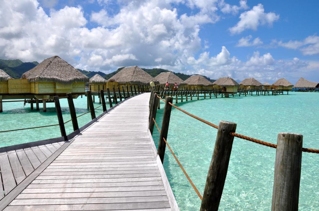 Le Taha'a by Pearl Resorts - Water Bungalow Jetty
