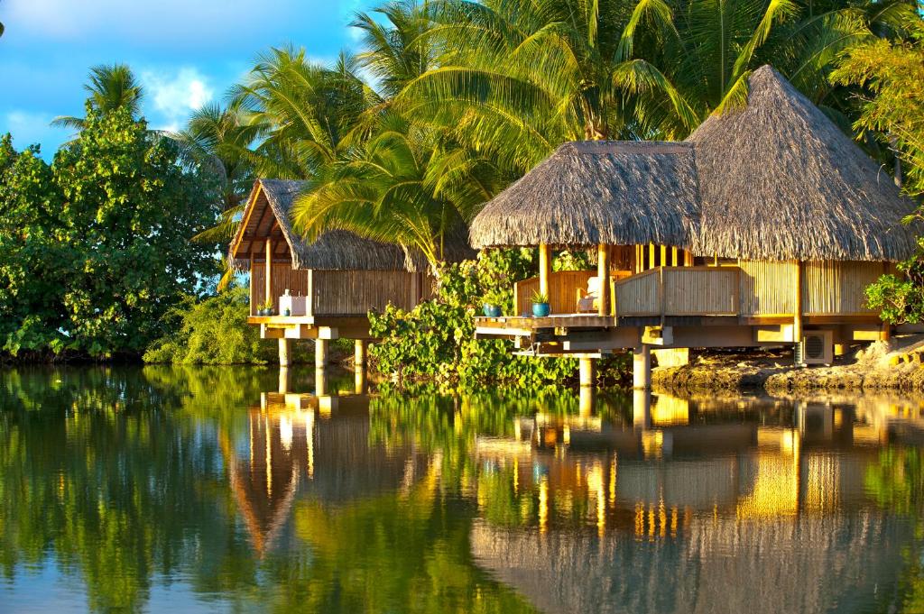Le Taha'a by Pearl Resorts - Water Bungalows Closeup