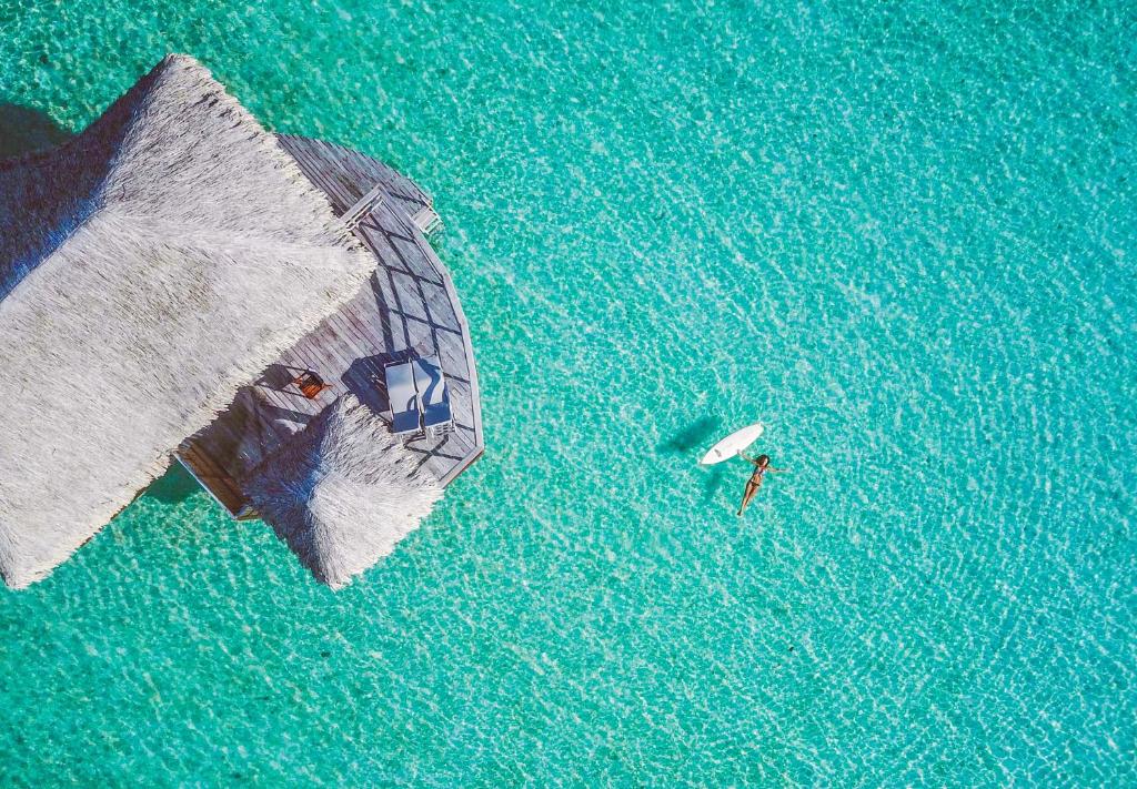 Le Taha'a by Pearl Resorts - Water Bungalows Sun Deck