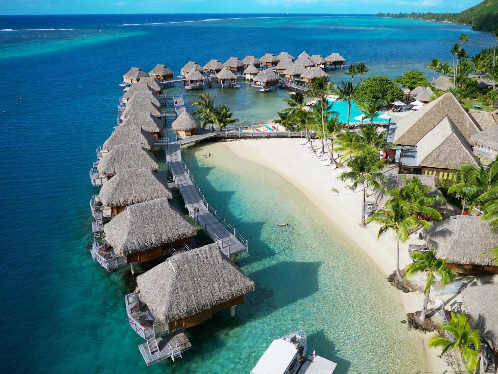 Manava Beach Resort & Spa Moorea - Water Bungalows Close-up
