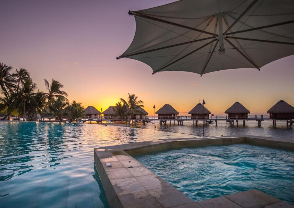 Manava Beach Resort & Spa Moorea - Water Bungalows - Sunset
