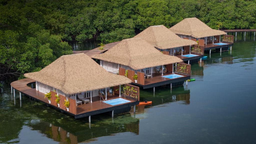 Nayara Bocas del Toro - 4 Water Bungalows from Side