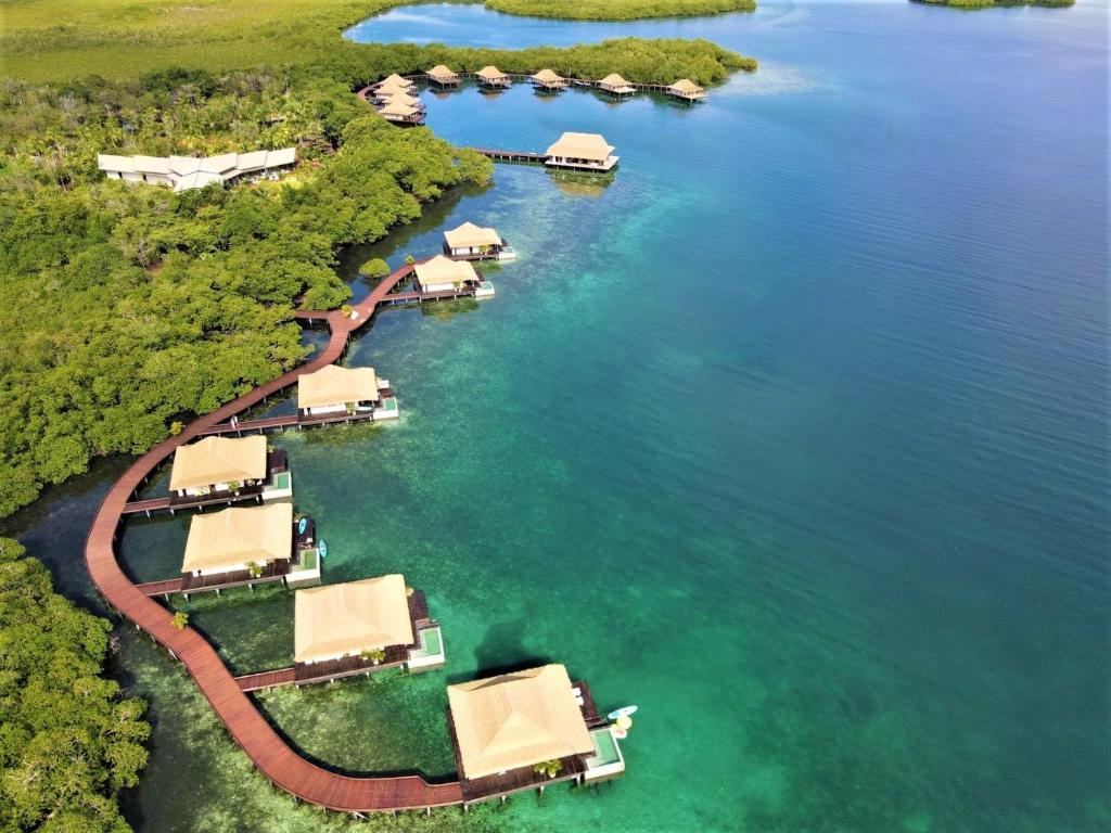 Nayara Bocas del Toro - Water Bungalows from a side