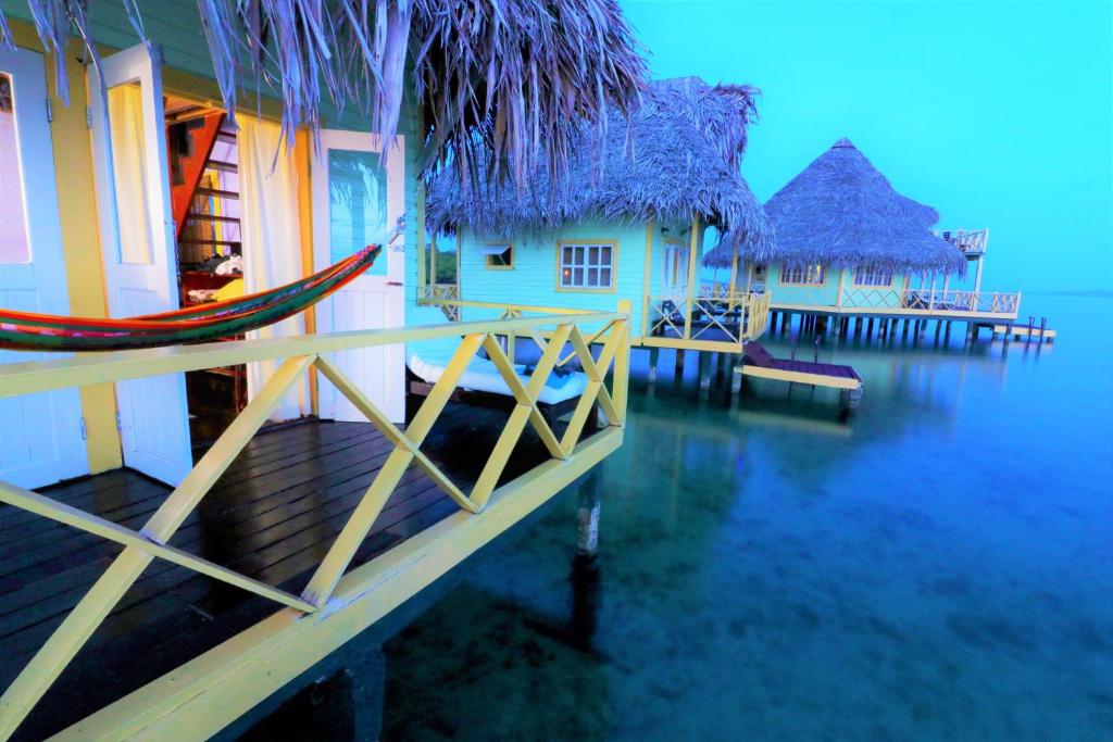 Punta Caracol Acqua Lodge - Water Bungalows Hammock