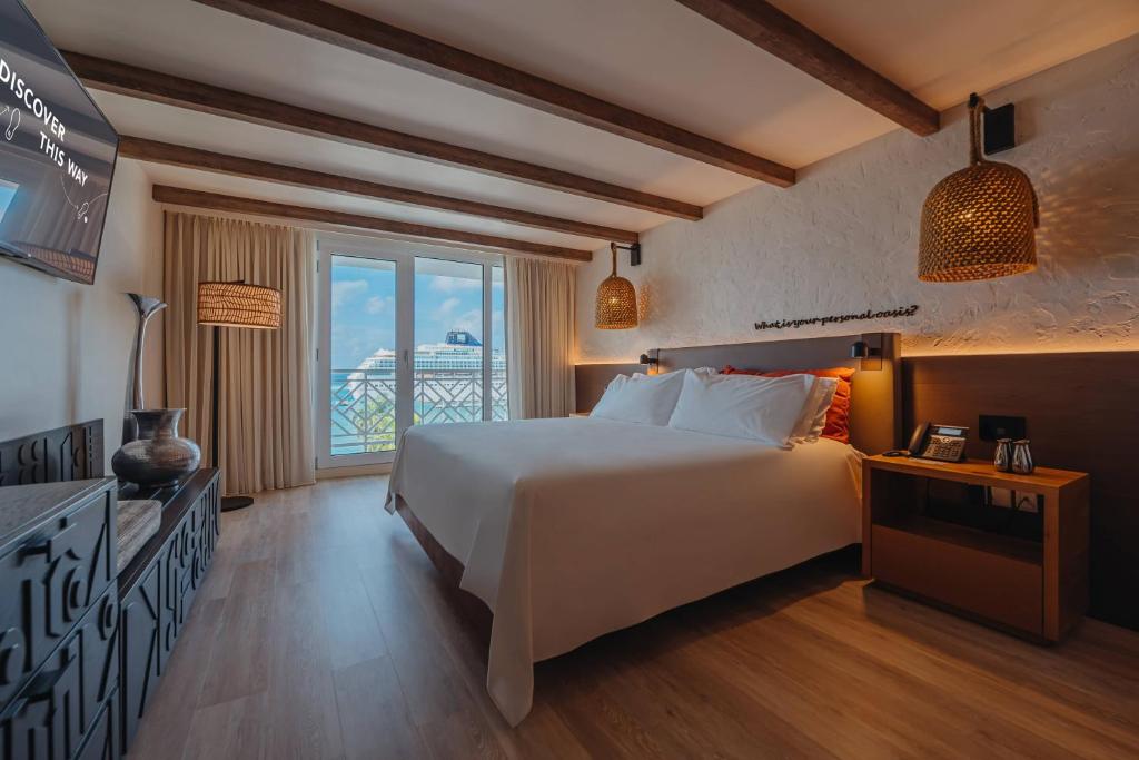 Renaissance Wind Creek Aruba Resort - Water Bungalows View