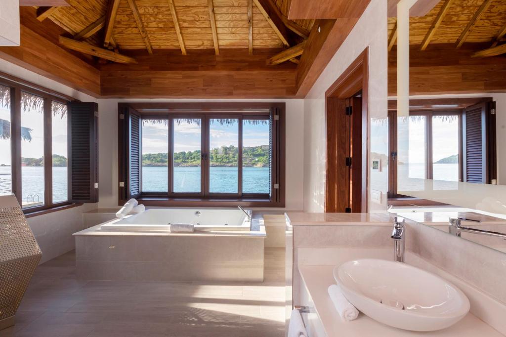 Royalton Antigua, An Autograph Collection All-Inclusive Resort - Bathroom