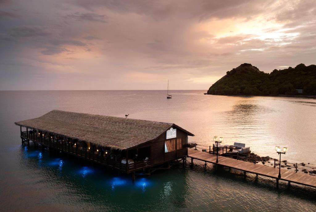 Sandals Grande St. Lucian Spa and Beach All Inclusive Resort - Couples Only - Overwater Restaurant