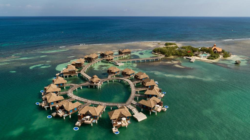 Sandals Royal Caribbean All Inclusive Resort & Private Island - Couples Only 1