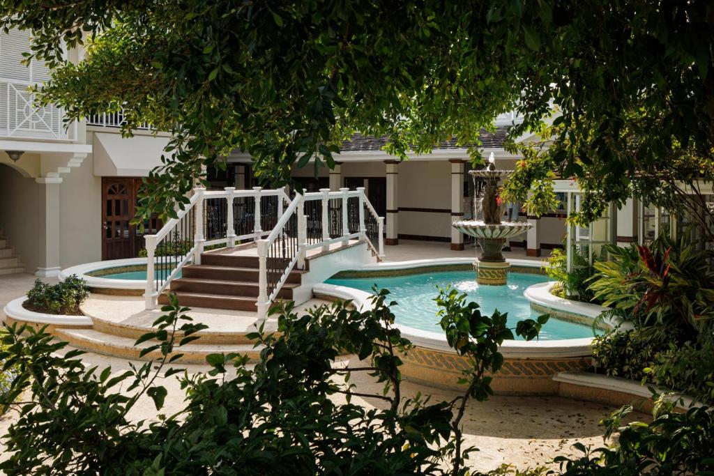 Sandals Royal Caribbean All Inclusive Resort & Private Island - Couples Only - Bridge over pool