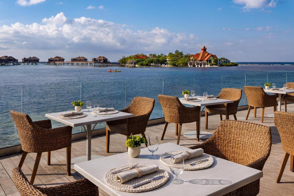 Sandals Royal Caribbean All Inclusive Resort & Private Island - Couples Only - Dine on the deck
