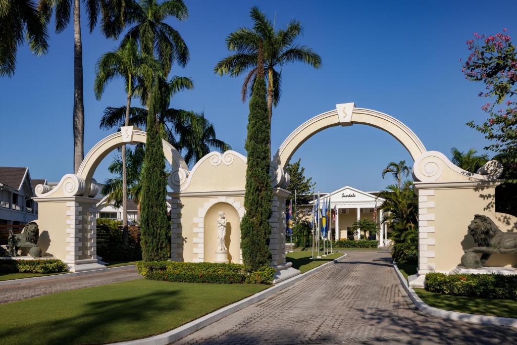 Sandals Royal Caribbean All Inclusive Resort & Private Island - Couples Only Entrance