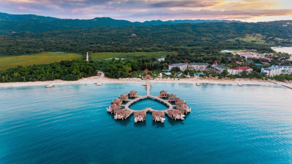 Sandals South Coast All Inclusive - Water Bungalows Areal